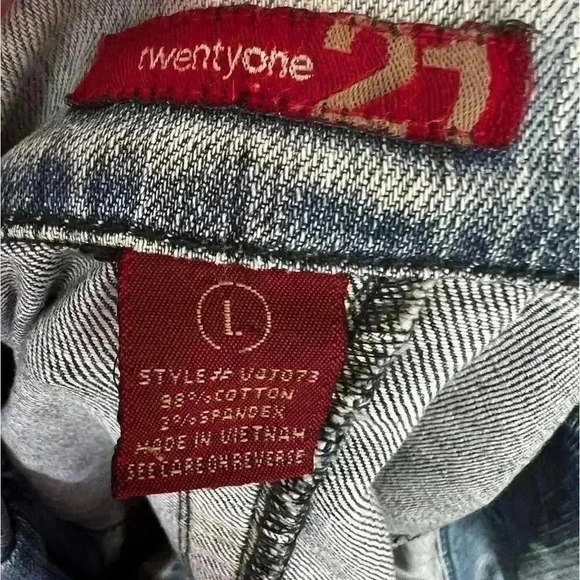 Vintage Distressed Twenty One Women's Sz L Form Fitting Jean Jacket - Picture 2 of 5